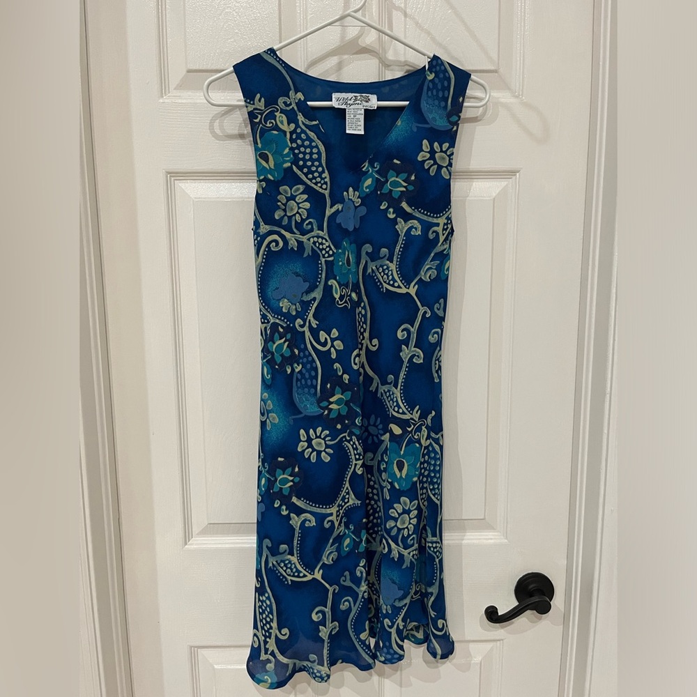 Summer dress with optional accent scarf size 8P